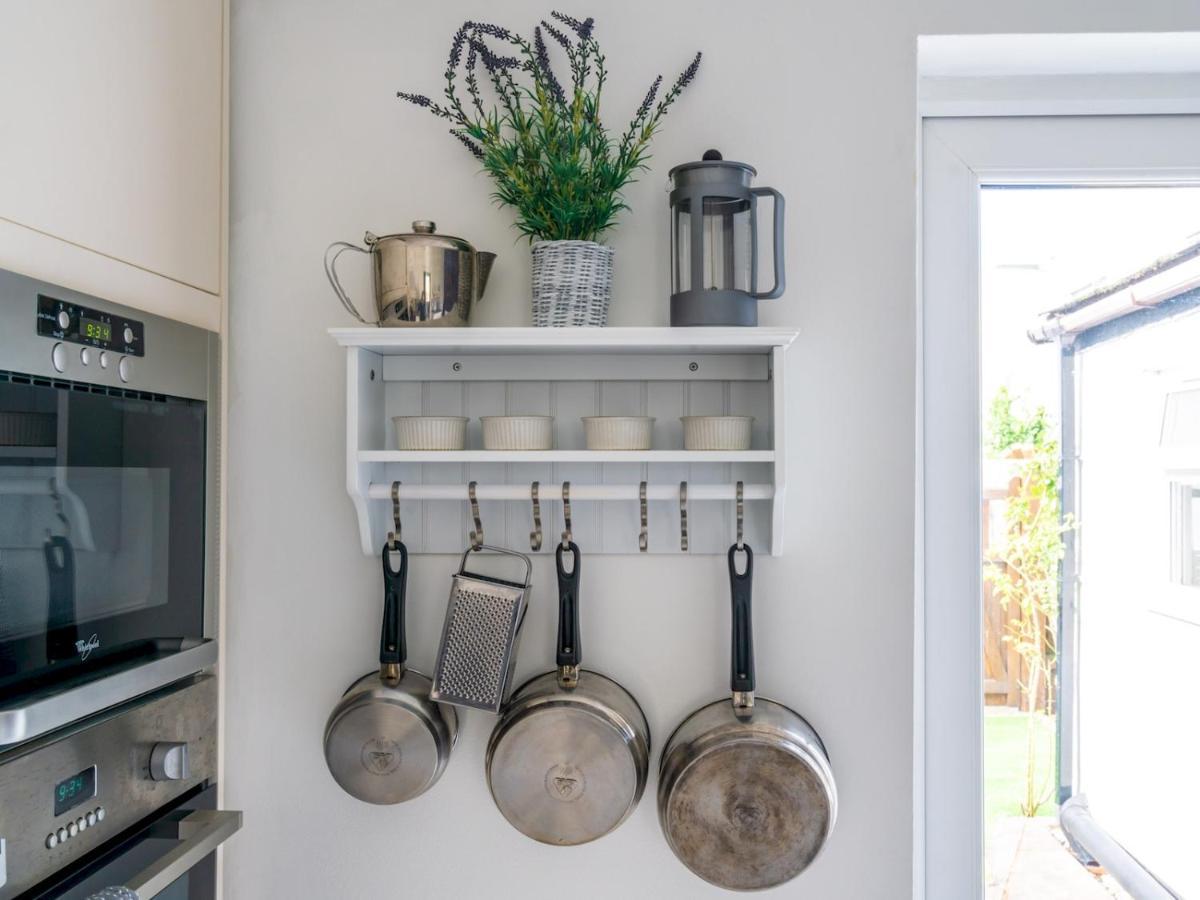 Pass The Keys Bath Road Retreat 2 Bedrooms With Garden Holiday home Cheltenham